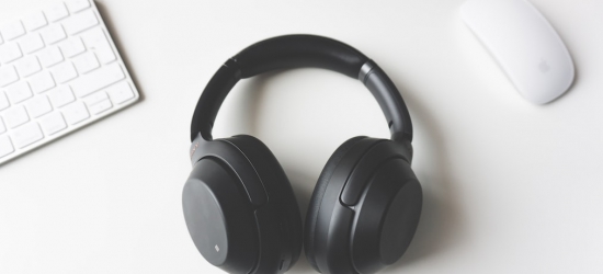 Słuchawki bezprzewodowe – czym się charakteryzują?