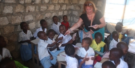 PWSZ Sanok rozwija współpracę z kenijską szkołą. Dzieci z Malindi uczą się polskiego (ZDJĘCIA)