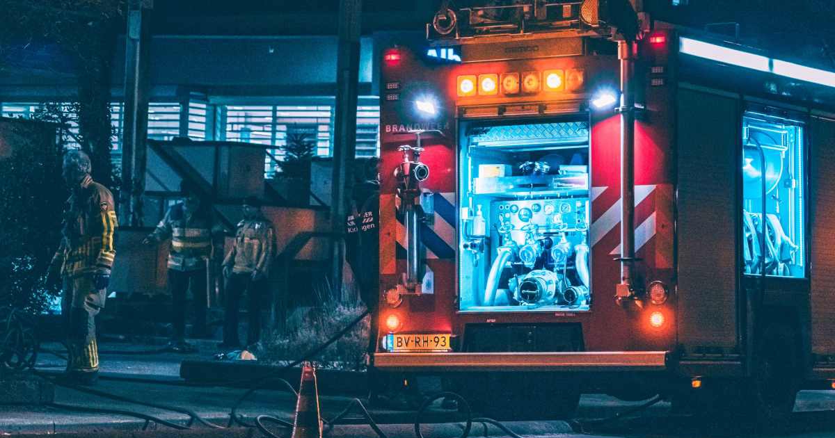 Sygnały syreny strażackiej – czy wiesz, co oznaczają i jak zareagować?