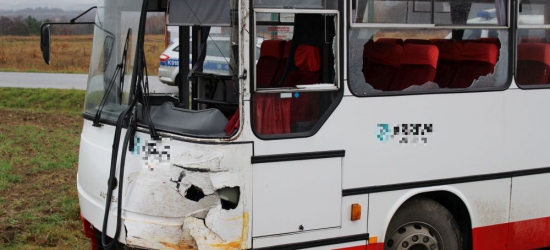POWIAT SANOCKI: Groźne zderzenie dwóch autobusów. W jednym dzieci jechały do szkoły (ZDJĘCIA)