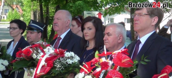Biało-czerwony Brzozów uczcił święto konstytucji. „Brzozowianie zdali egzamin z bycia lokalnym patriotą” (VIDEO)